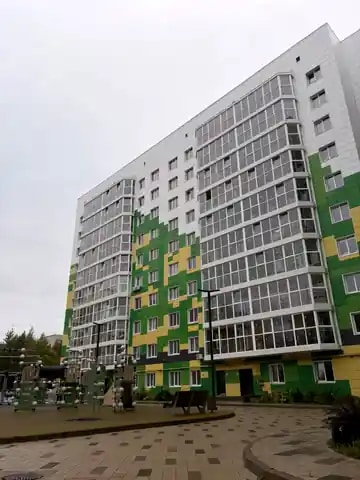 ЖК «Кловский» в Смоленске: общий вид жилого дома со стороны двора